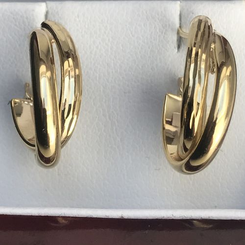 9 carat yellow gold earrings