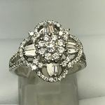 18 CARAT WHITE GOLD DIAMOND RING 149 CARATS KR56700