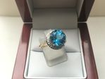 9 CARAT YELLOW GOLD AND WHITE DIAMOND  TOPAZ RING DR2373