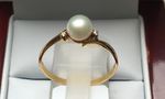 9 CARAT YELLOW GOLD PEARL AND DIAMOND RING DDR216