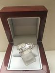 SOLID 18 CARAT WHITE GOLD DIAMOND RING KEYR1191