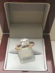 SOLID 18 CARAT YELLOW GOLD RING WITH 48POINTS KEYR1756RDBG