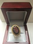 SOLID 9 CARAT YELLOW GOLD GARNET DDR947