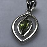 SOLID SILVER NATURAL PERIDOT PENDANT HKPDEM99