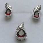 SOLID SILVER PENDANT AND EARRING SET HKEM18922