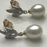  9 CARAT YELLOW GOLD AND WHITE GOLD PEARL DROP DGE2501